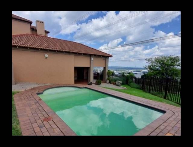 2 BEDROOM APARTMENT FOR SALE IN SUNNYROCK